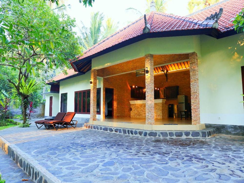 Bondalem Beach Club Tejakula Exterior photo